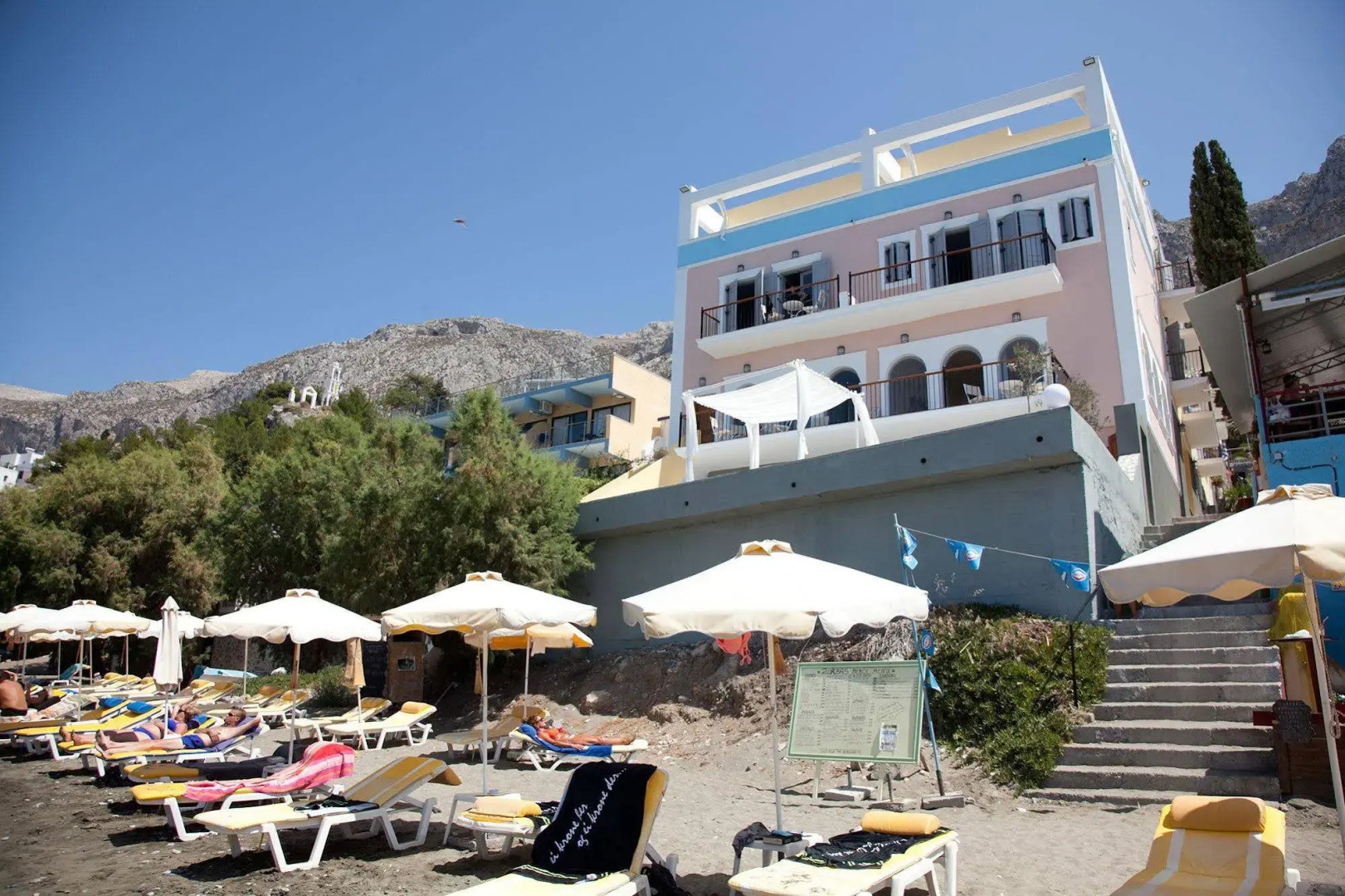 MasouriBlu Hotel