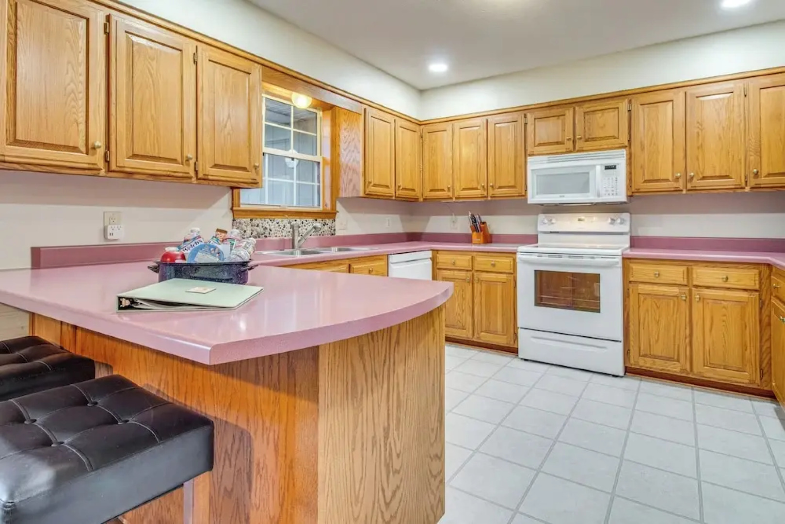 < 1 Mi to Bull Shoals Lake: 'the Blue Quill'