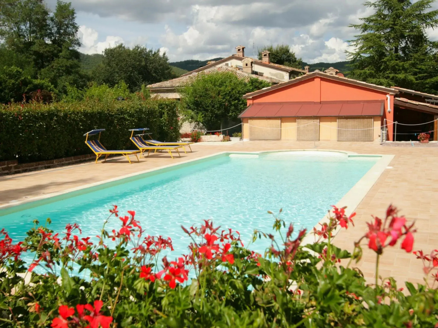 Attractive holiday home in Urbania with bubble bath