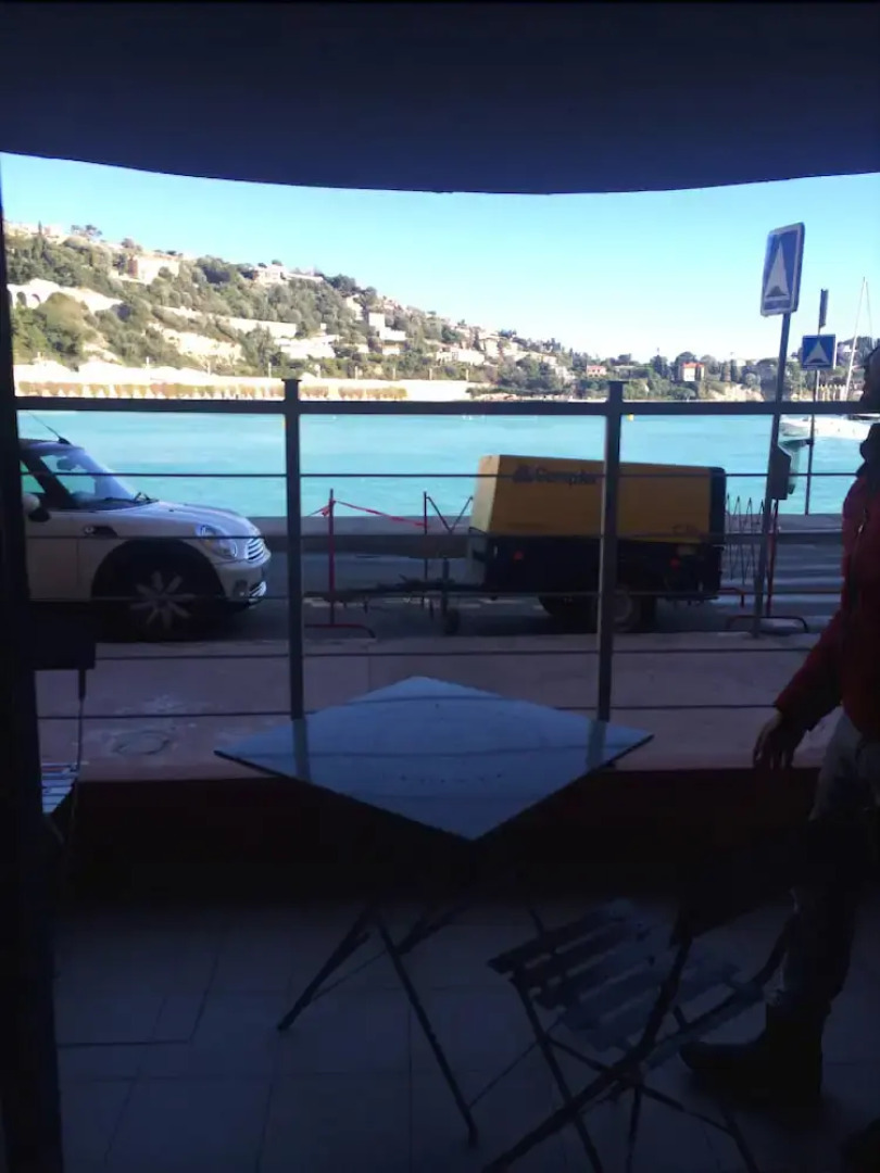 ICI CASA les pieds dans l'eau