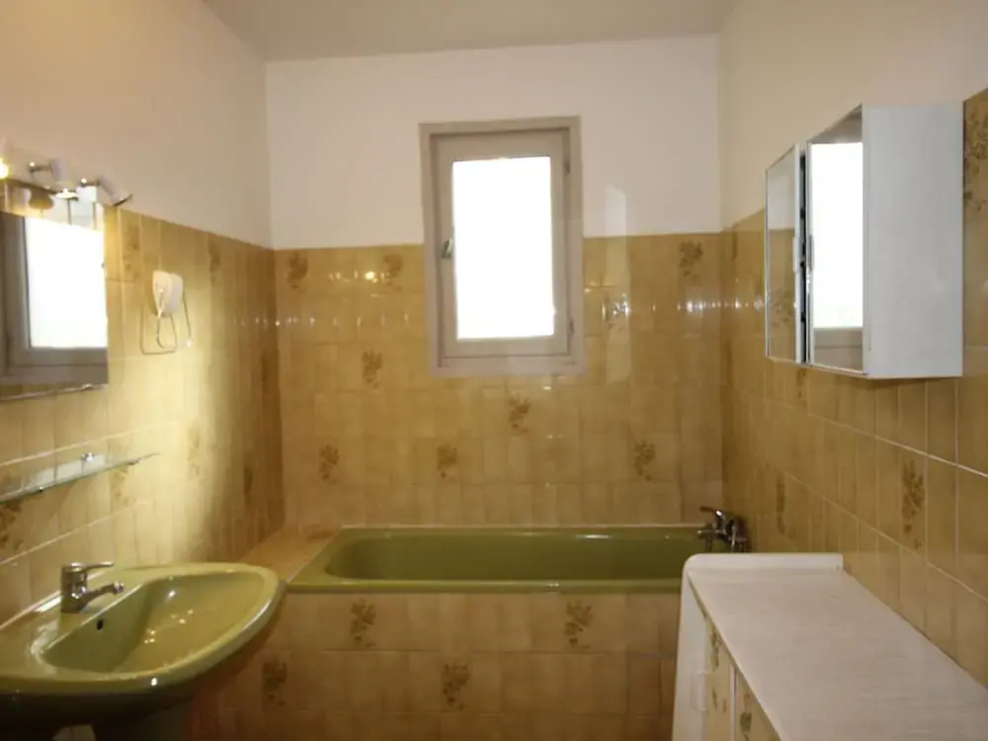 Lush Holiday Home in Cereste With Private Swimming Pool