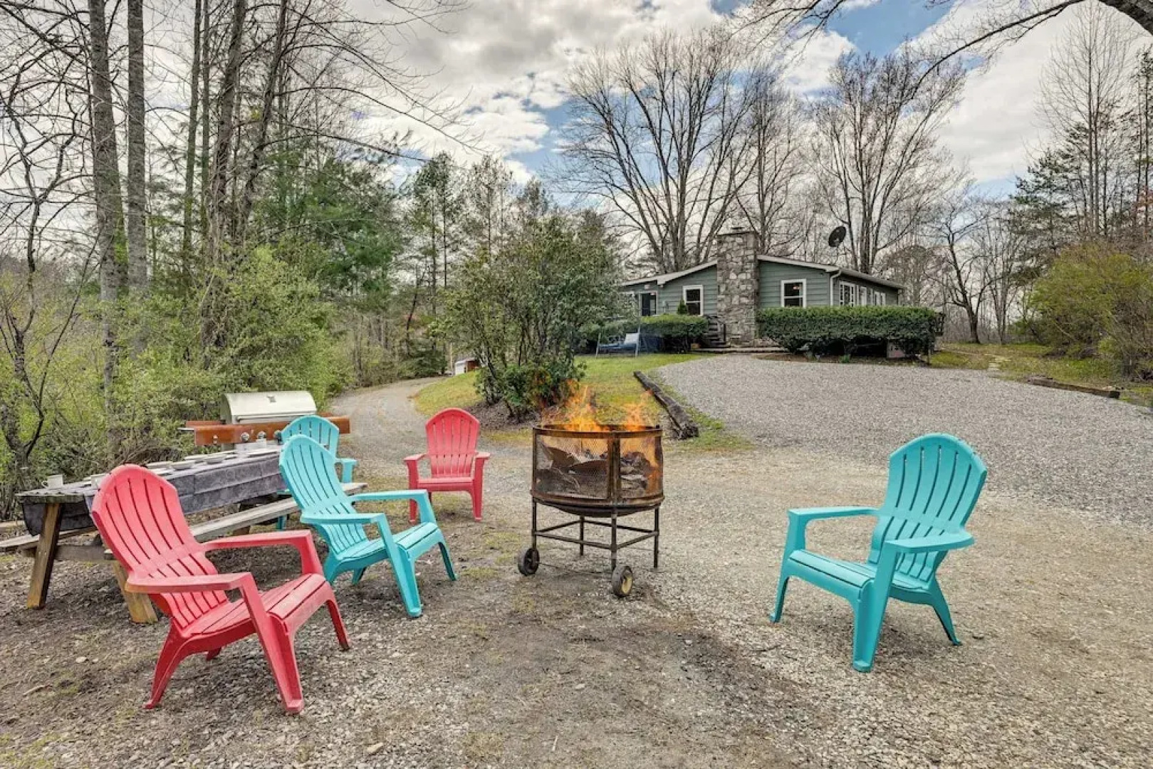 Whittier Vacation Rental Cabin: Pets Welcome!
