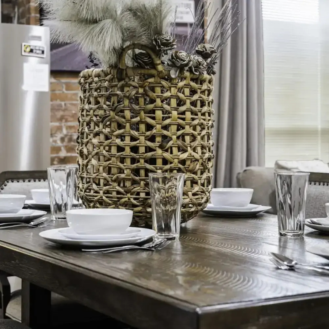 Stockyards- 4min Pet Friendly 3BR Luxe Gem