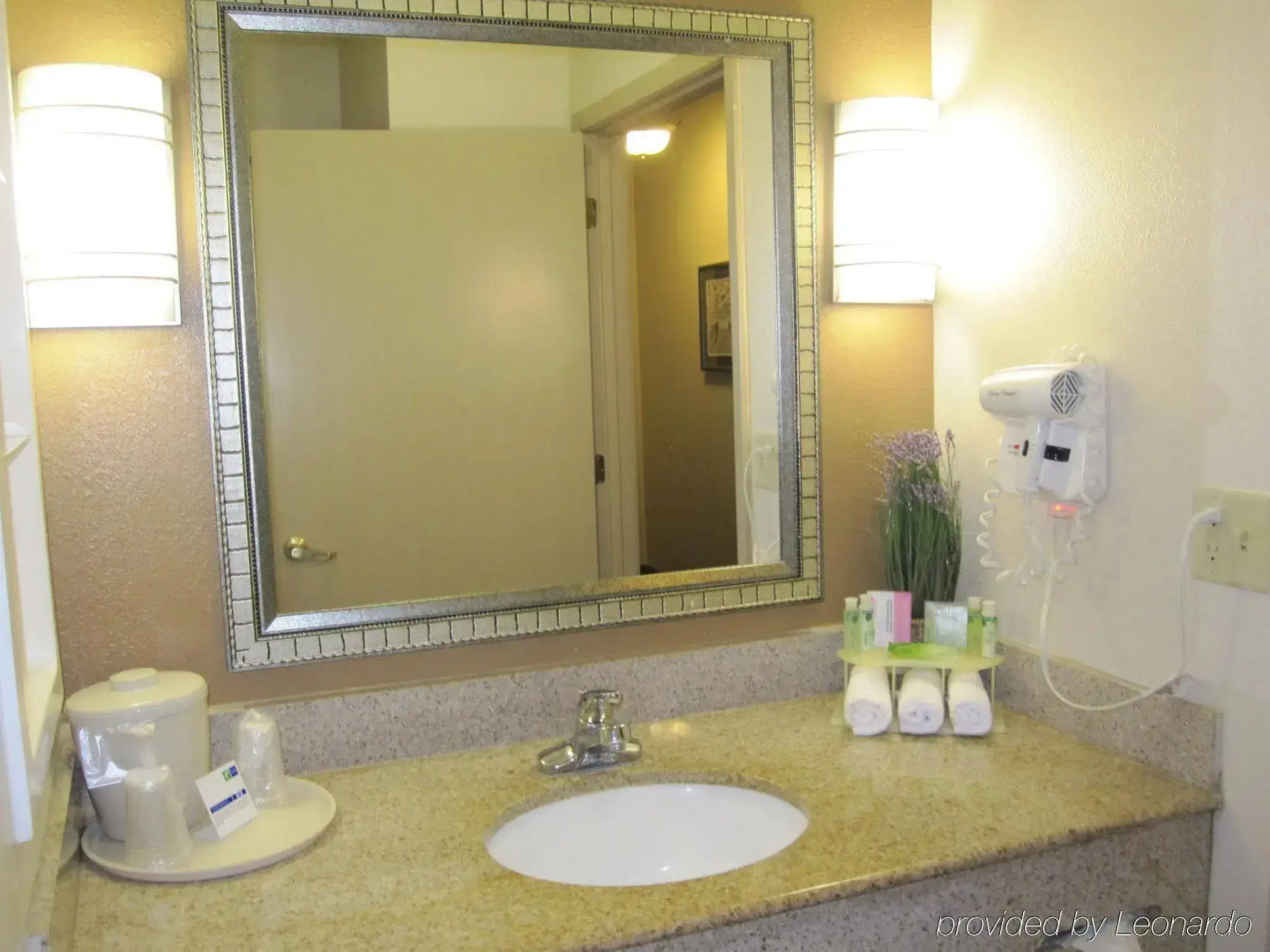 Holiday Inn Express Hotel & Suites West I 10 by IHG