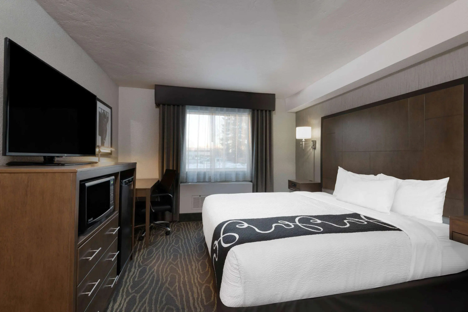 La Quinta Inn & Suites by Wyndham Anchorage Airport