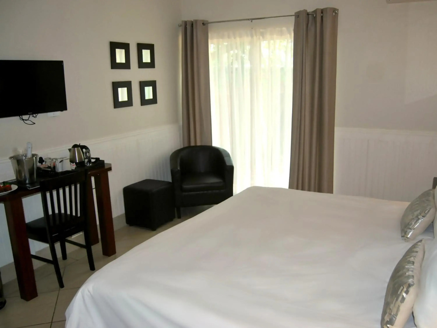 Safari Hotel & Convention Centre