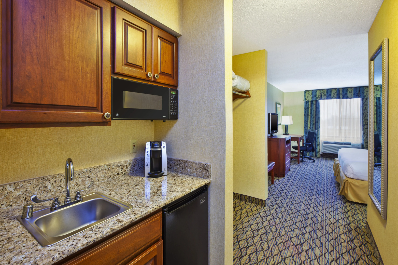 Holiday Inn Express Hotel & Suites Belleville by IHG