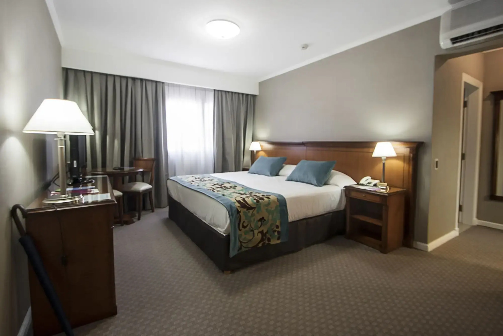 Tucuman Center Suites&Business