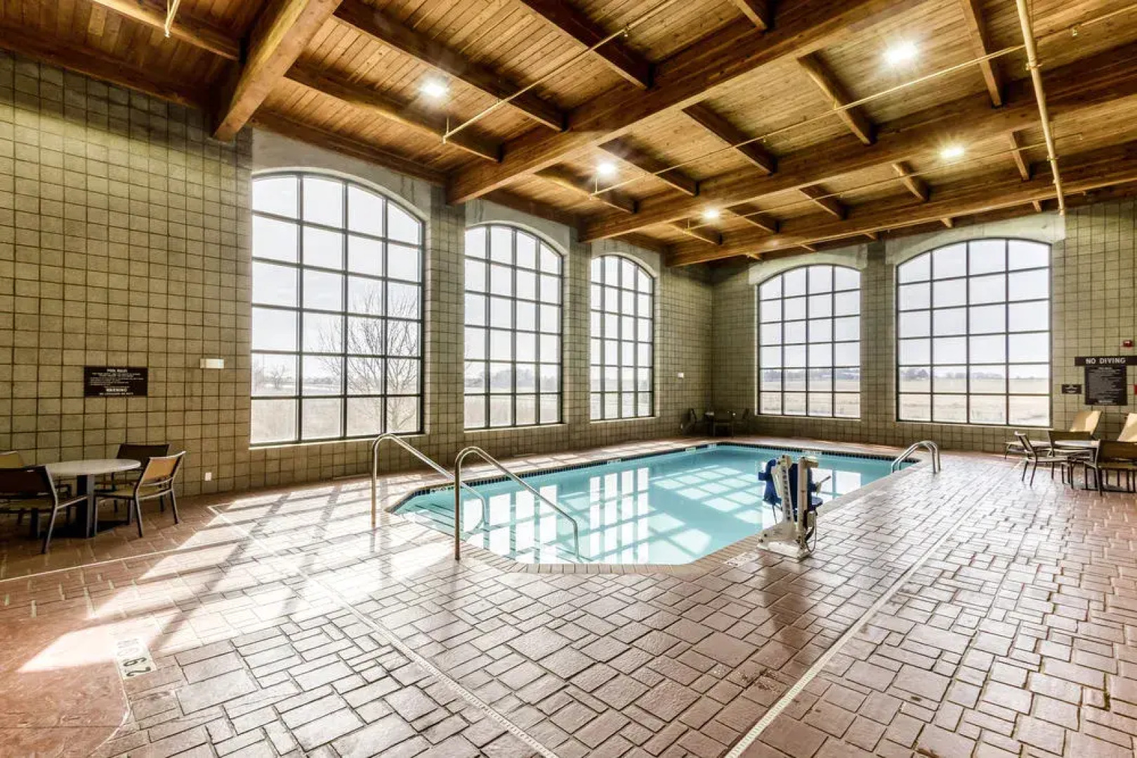 Holiday Inn Express & Suites Cedar Falls - Waterloo by IHG