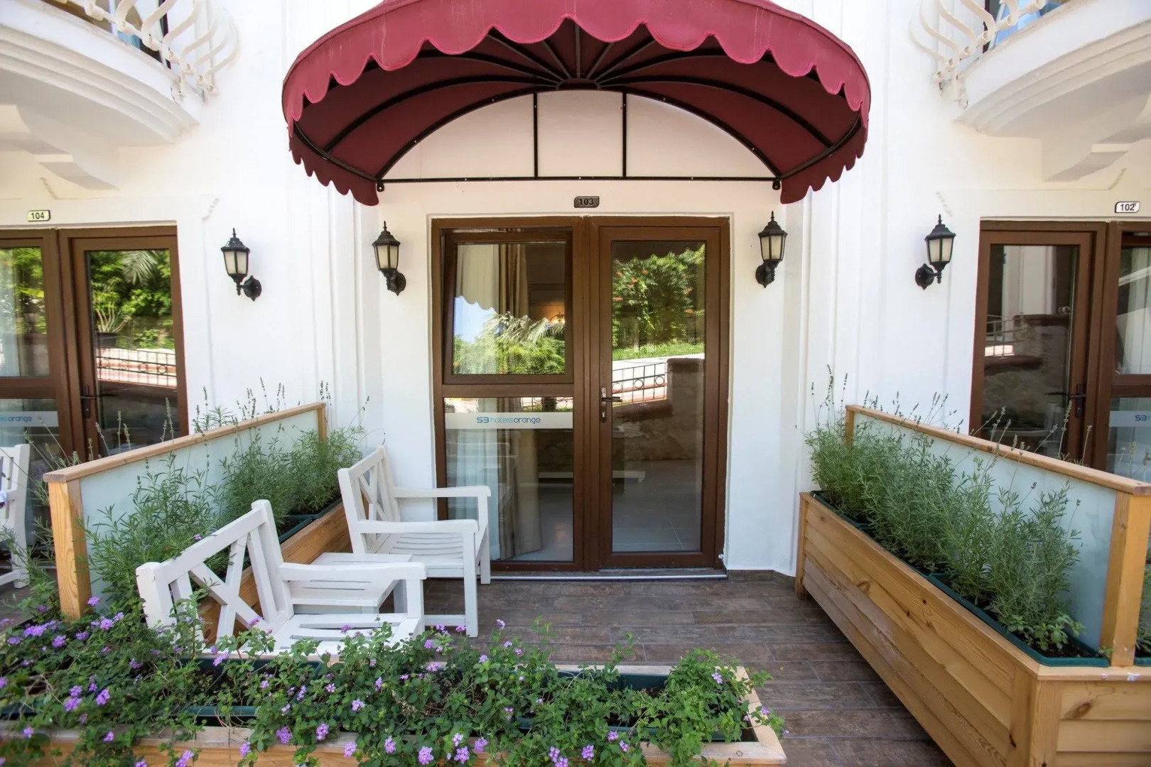 S3 Orange Exclusive Hotel