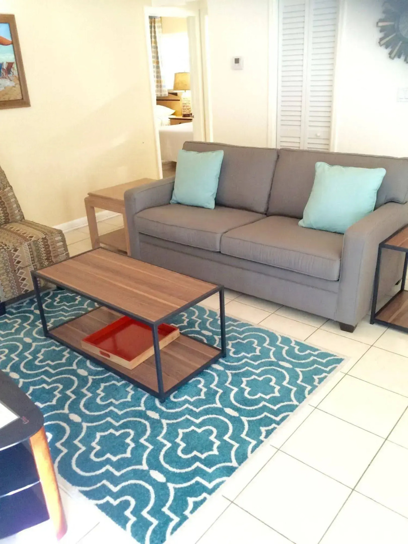 Great Escape Apartments by Lowkl