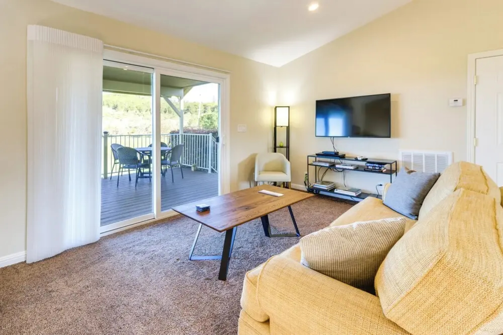 Kelseyville Cottage: Private Deck & On-site Winery