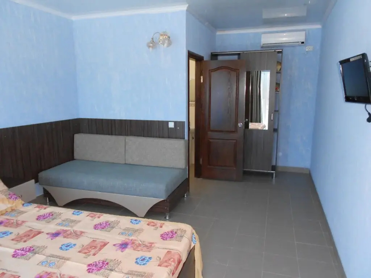 Zolotaya Rybka Guest House