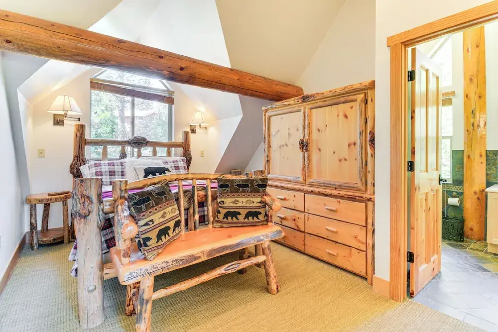 2 Cabins: Group & Family Getaway in Arnold!