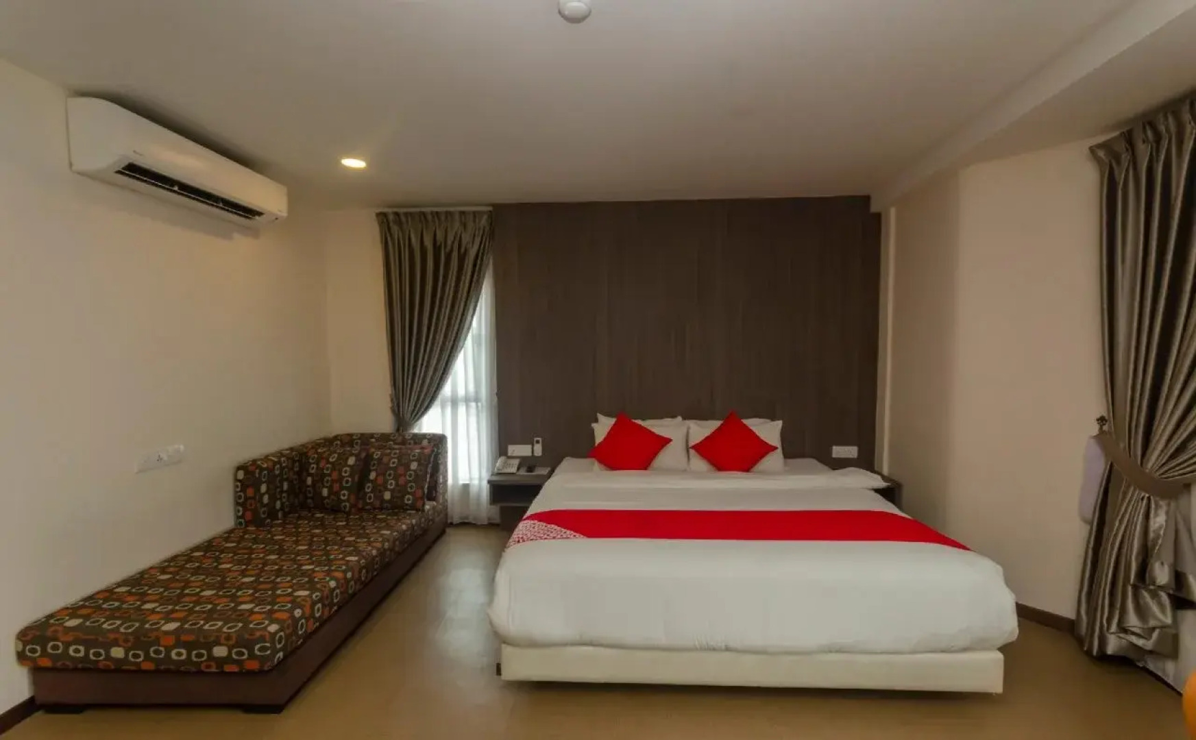 OYO 574 Rs Boutique Hotel
