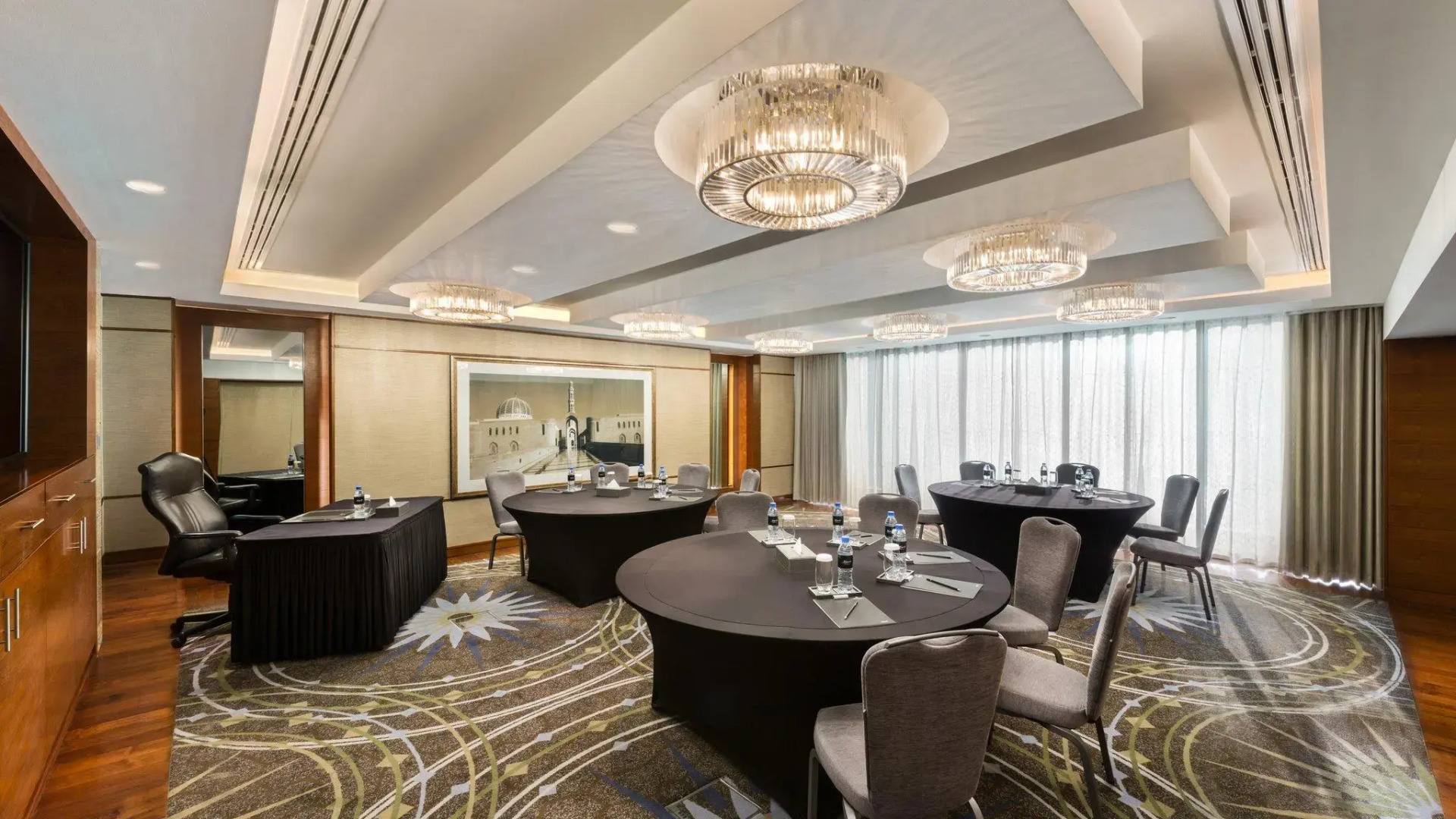 Отель Kempinski Mall Of The Emirates