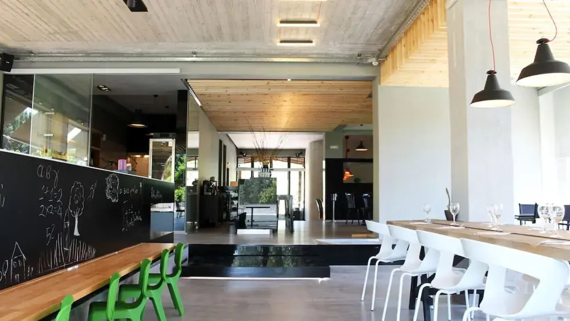 Despotiko Apartment Hotel & Suites