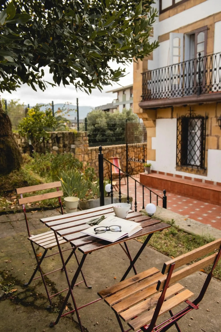 Villa colonial Jardin Algorta centro Puerto Viejo