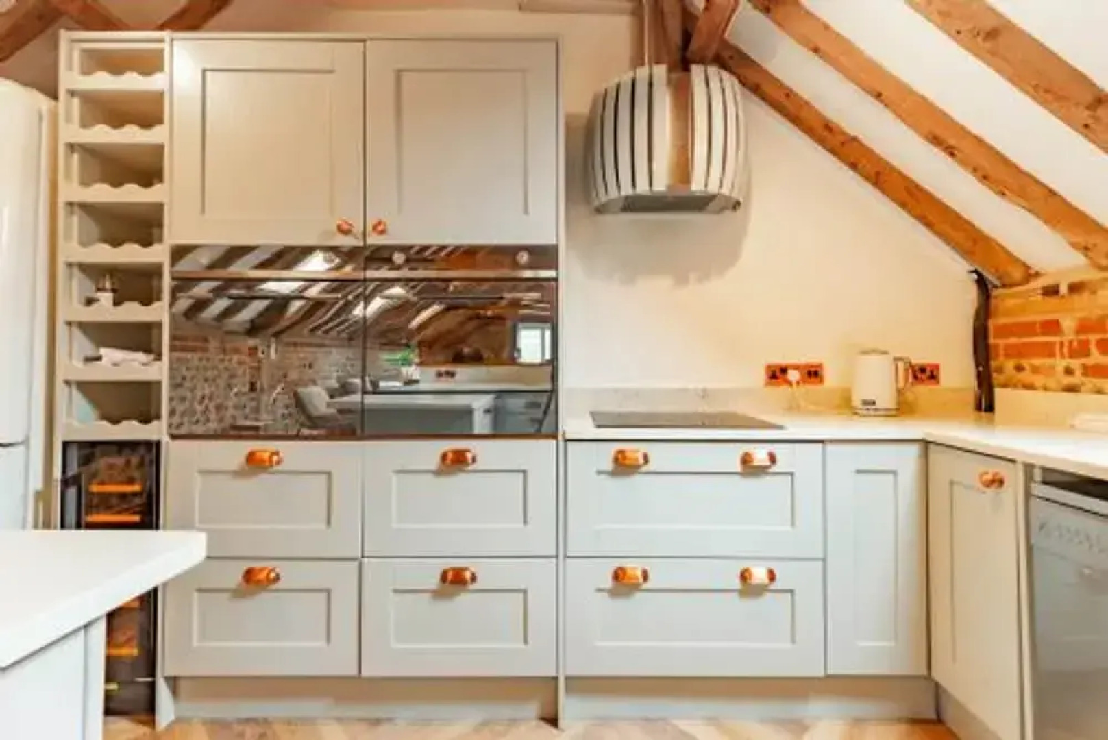 Host Stay Rogues Barn