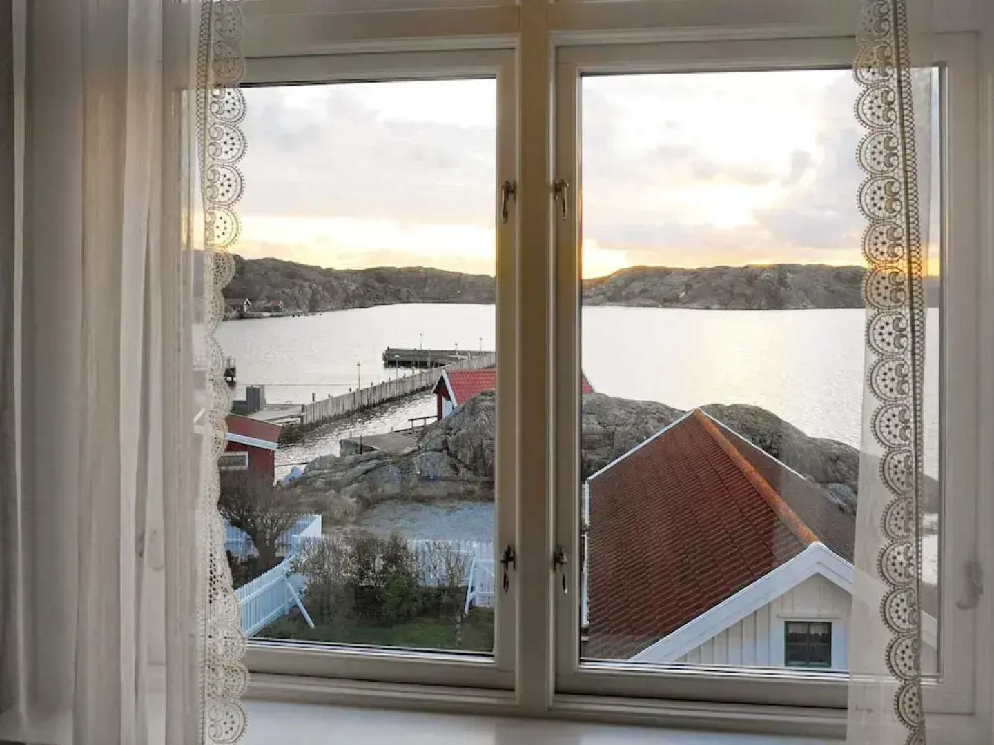 Panoramic Sea Views in Skarhamn-by Traum