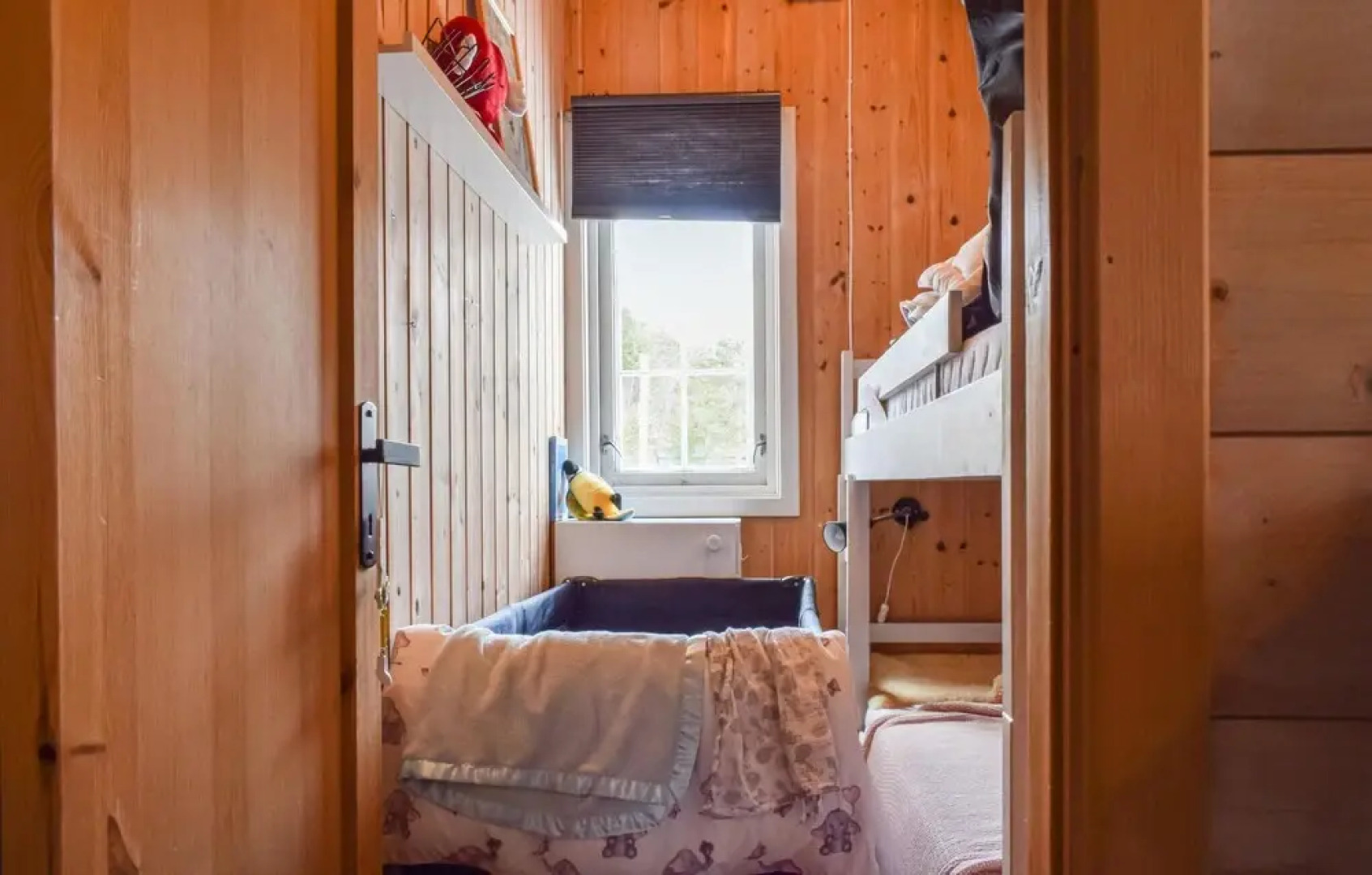 Awesome Home in Hægeland With 3 Bedrooms and Jacuzzi