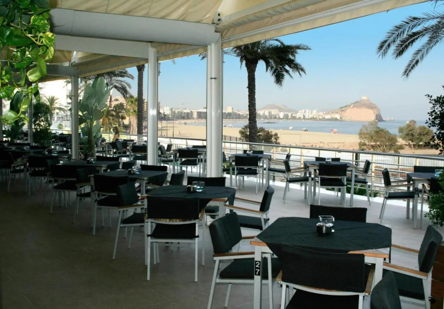 Senator Águilas Hotel