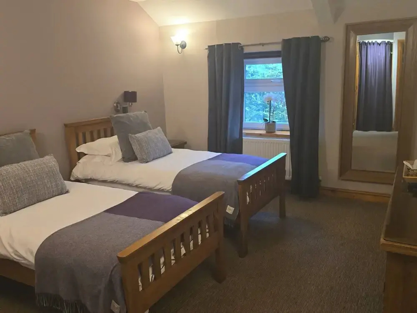 The Little Crown Inn