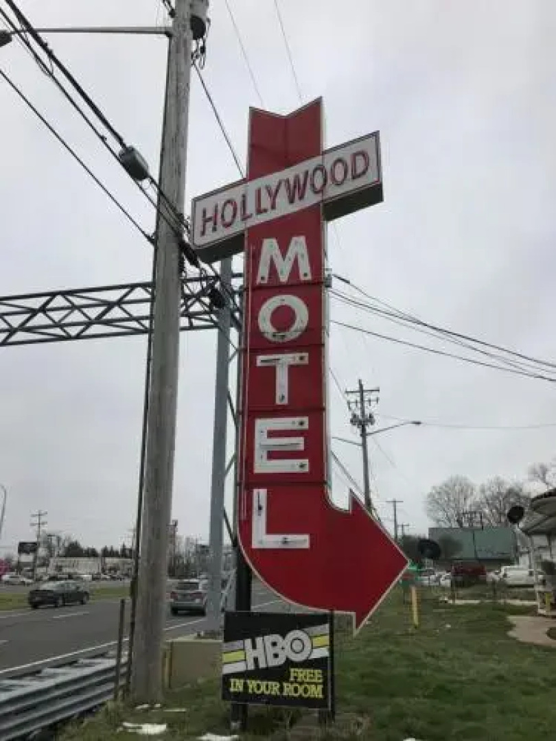 Hollywood Motel