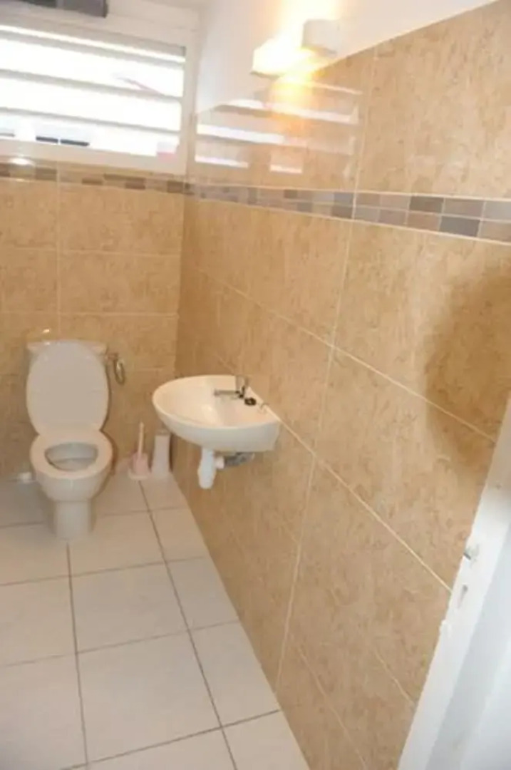 Villa Hibiscus cloturée-parking-plages