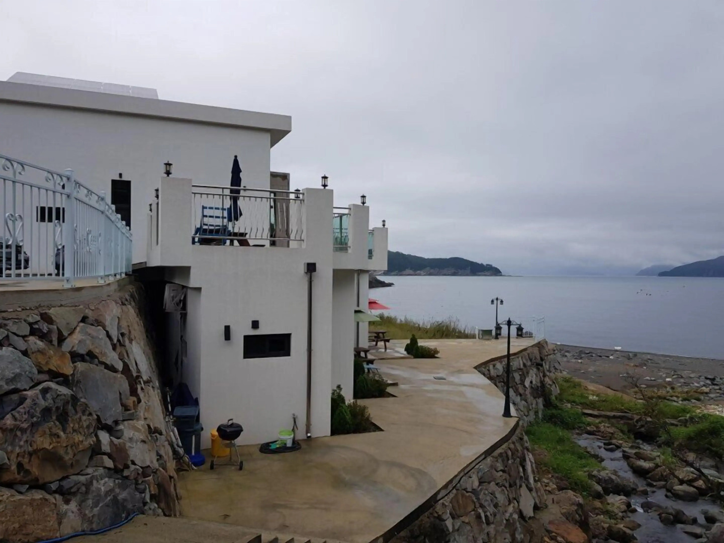 Lim Sea Side Poolvilla Pension