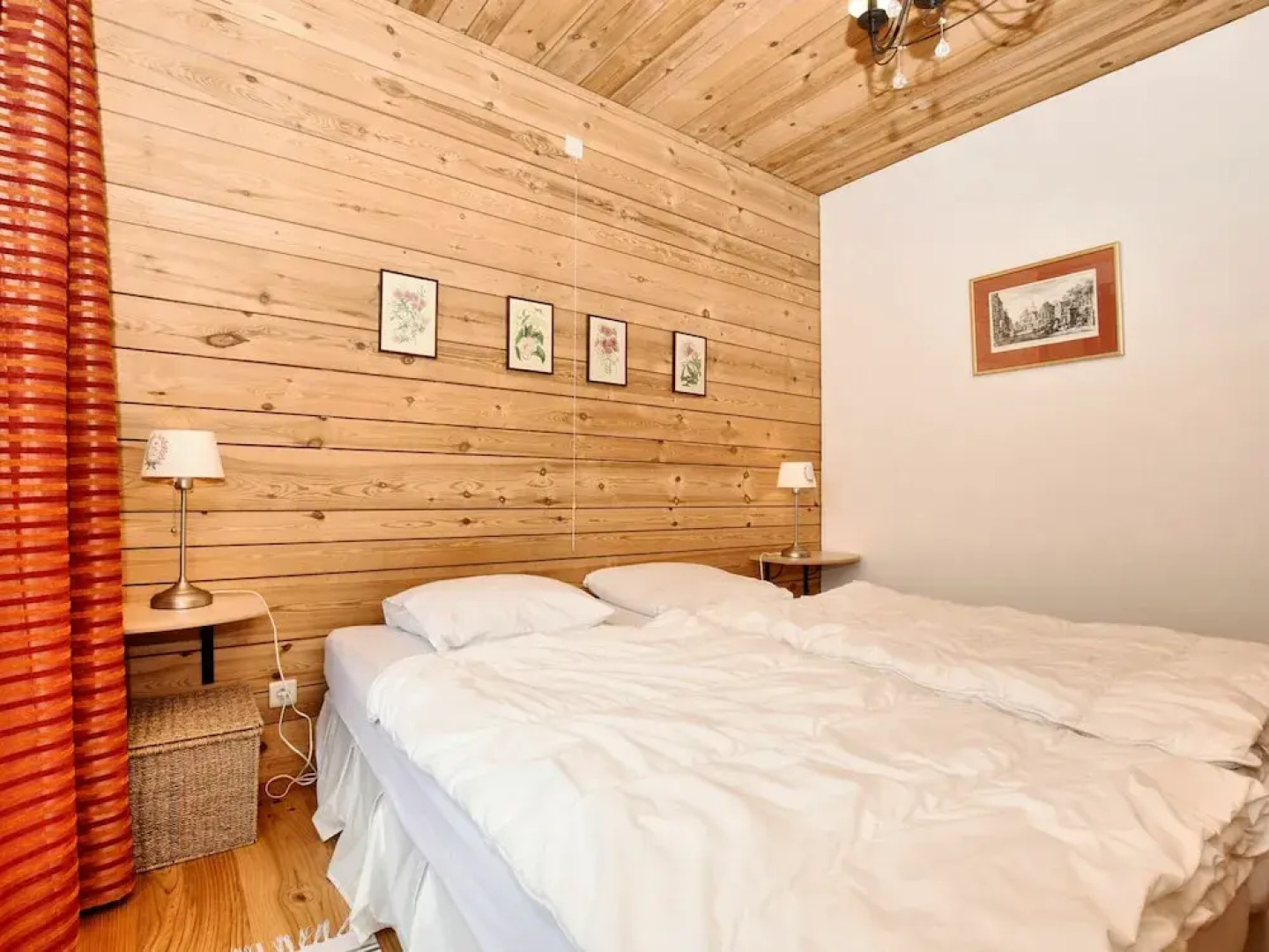 Cozy Holiday Home in Dion with Sauna and Jacuzzi
