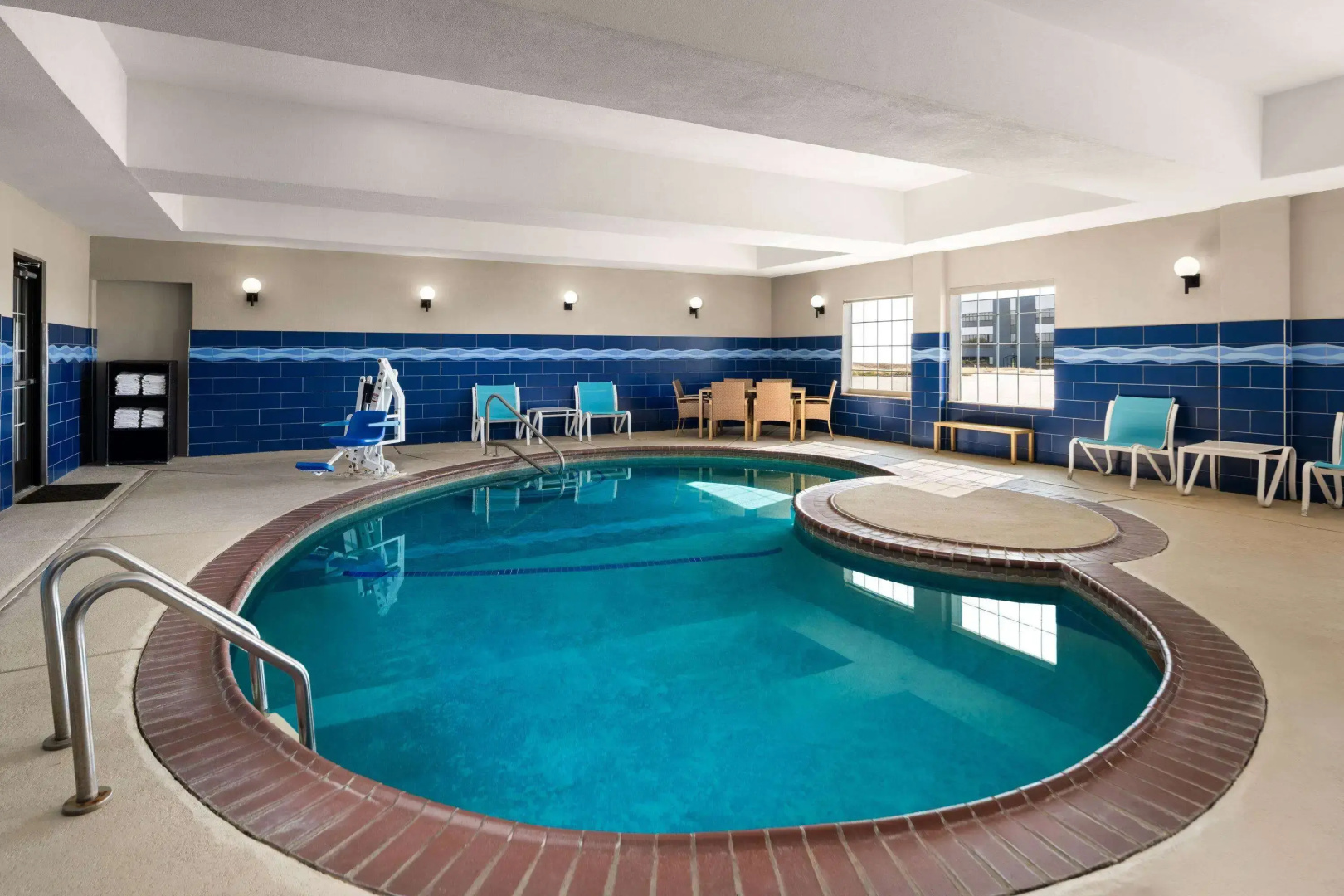 La Quinta Inn & Suites by Wyndham Denton - University Drive