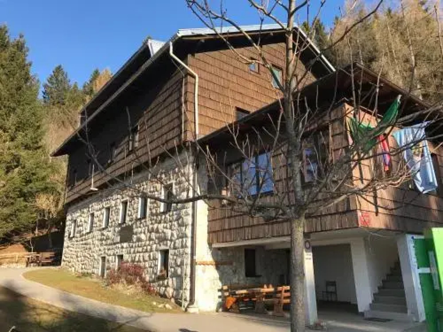 Valvasorjev dom pod Stolom