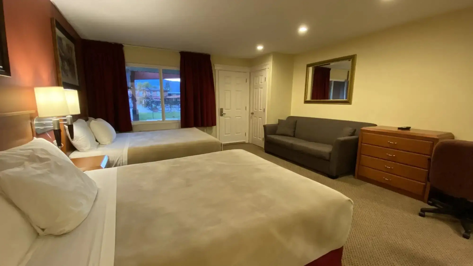 Sahara Courtyard Inn