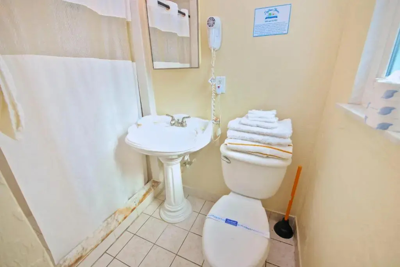 Daytona Shores Inn and Suites