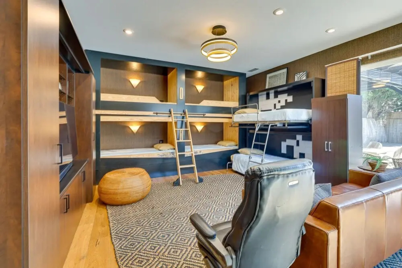 Hawthorne Home w/ Covered Patio & Basketball Court