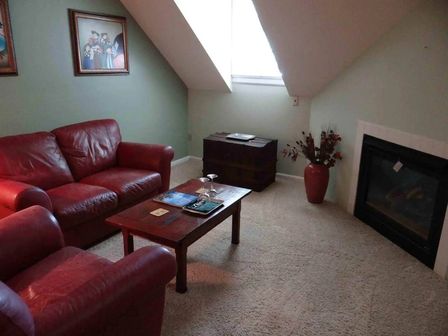 Engadine Inn & Cabins