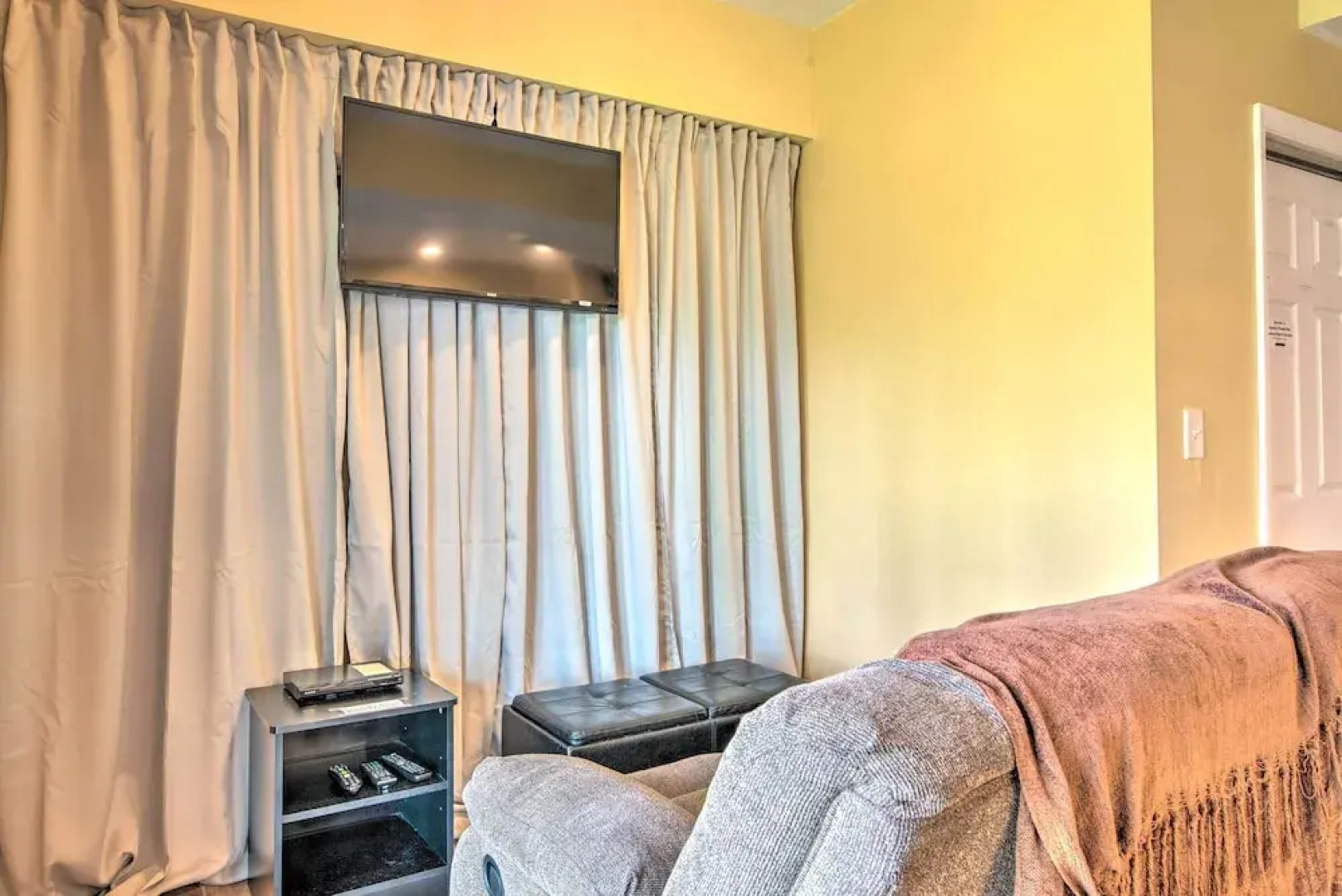 Community Perks & Deck: Lake Harmony Townhome!