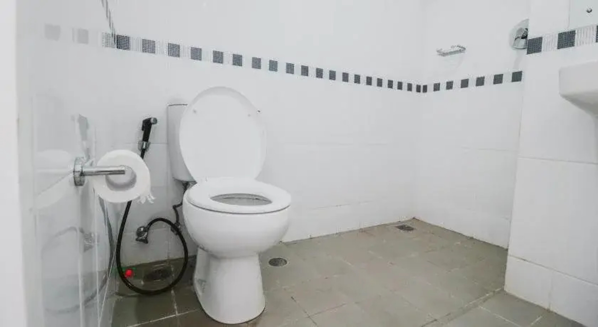 RedDoorz Apartment near Summarecon Mall Serpong