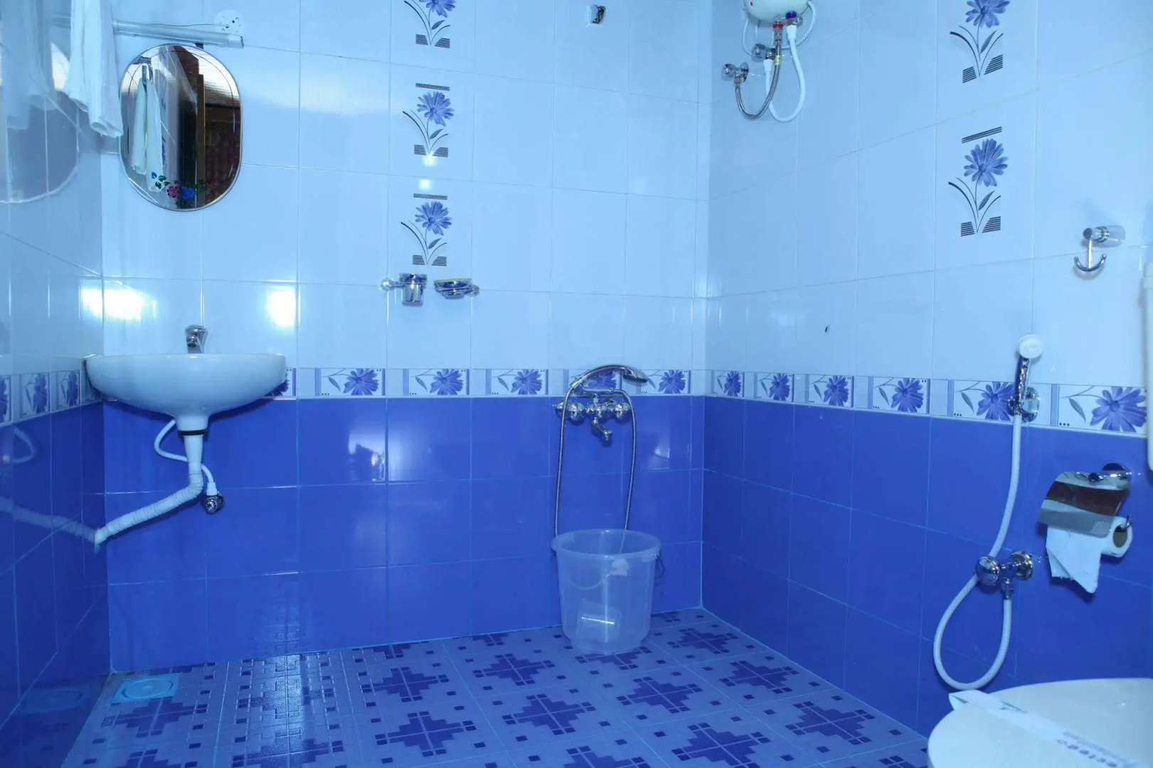 Savithri Inn Bamboo Cottages & Resorts