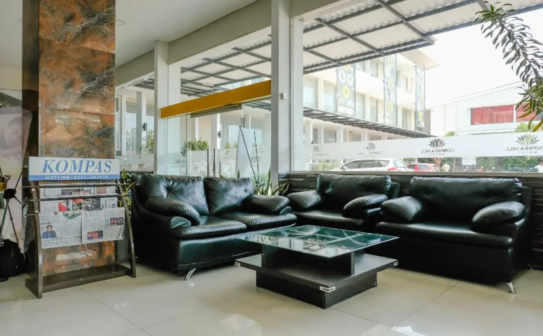 Townhouse OAK Series Style Hotel Jember