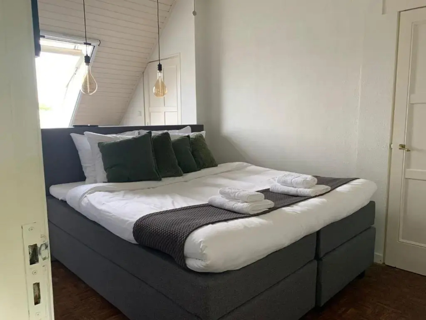 Bed and Breakfast Goes