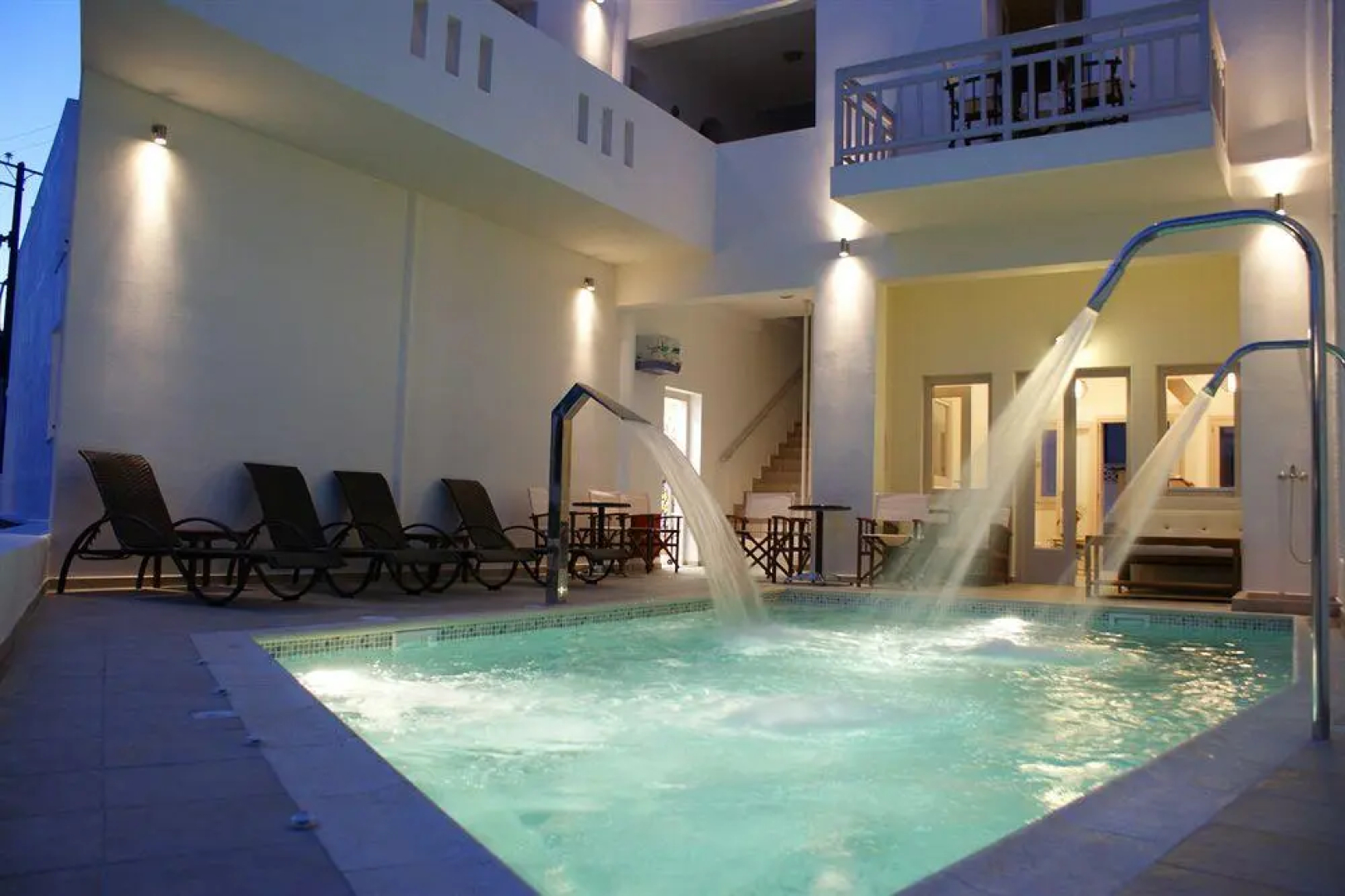 Jason Studios & Apartments