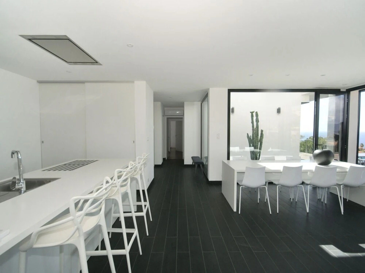 Spacious Villa in Albitreccia with Swimming Pool