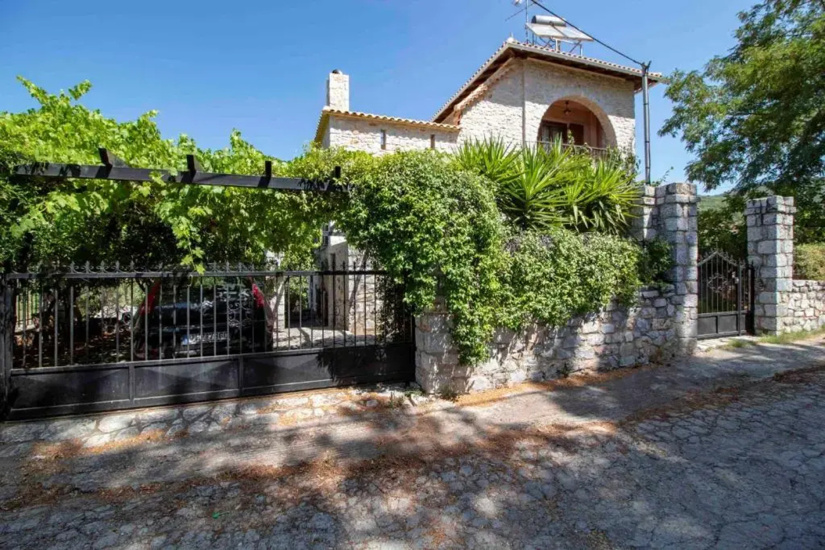 Laconian Collection #Karvela's stone house#