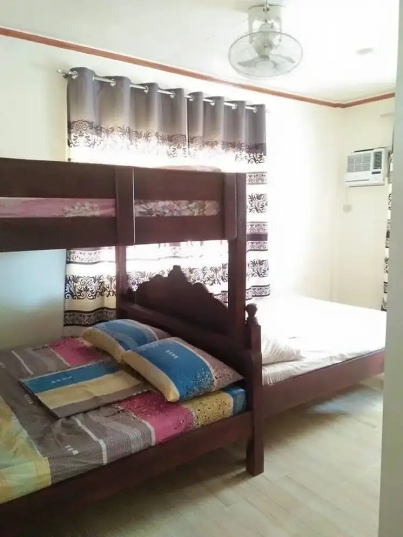 Den's Transient House