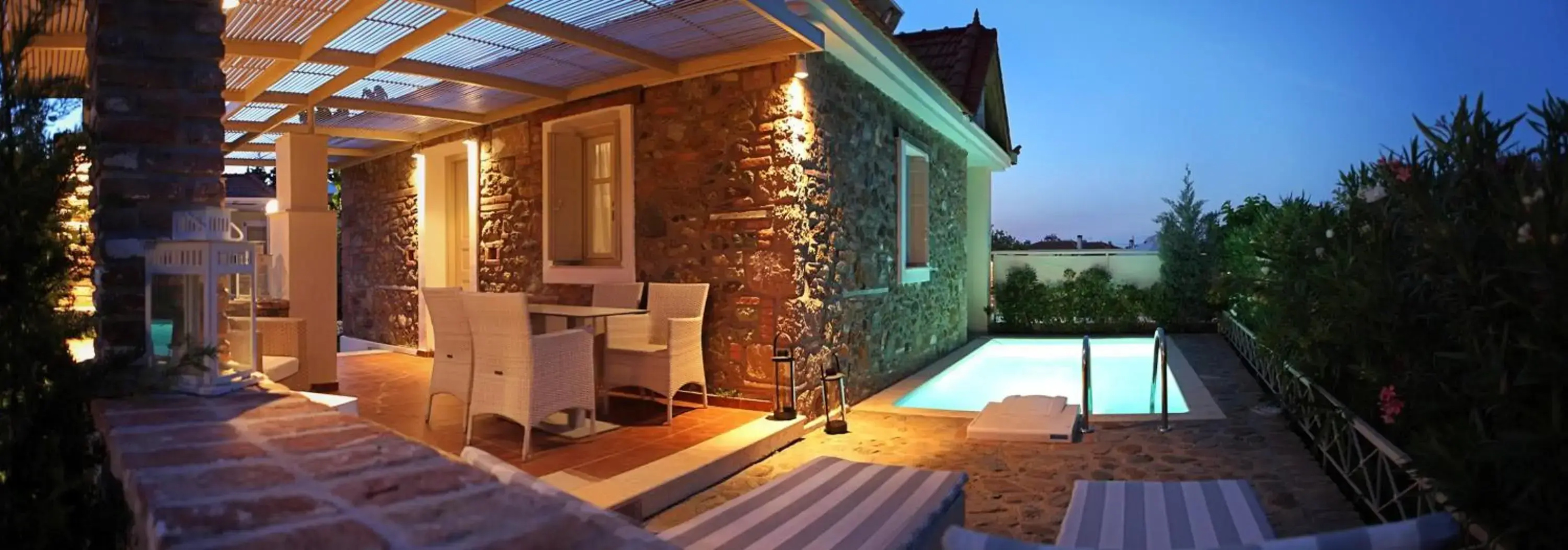 Oikies Small Elegant Houses
