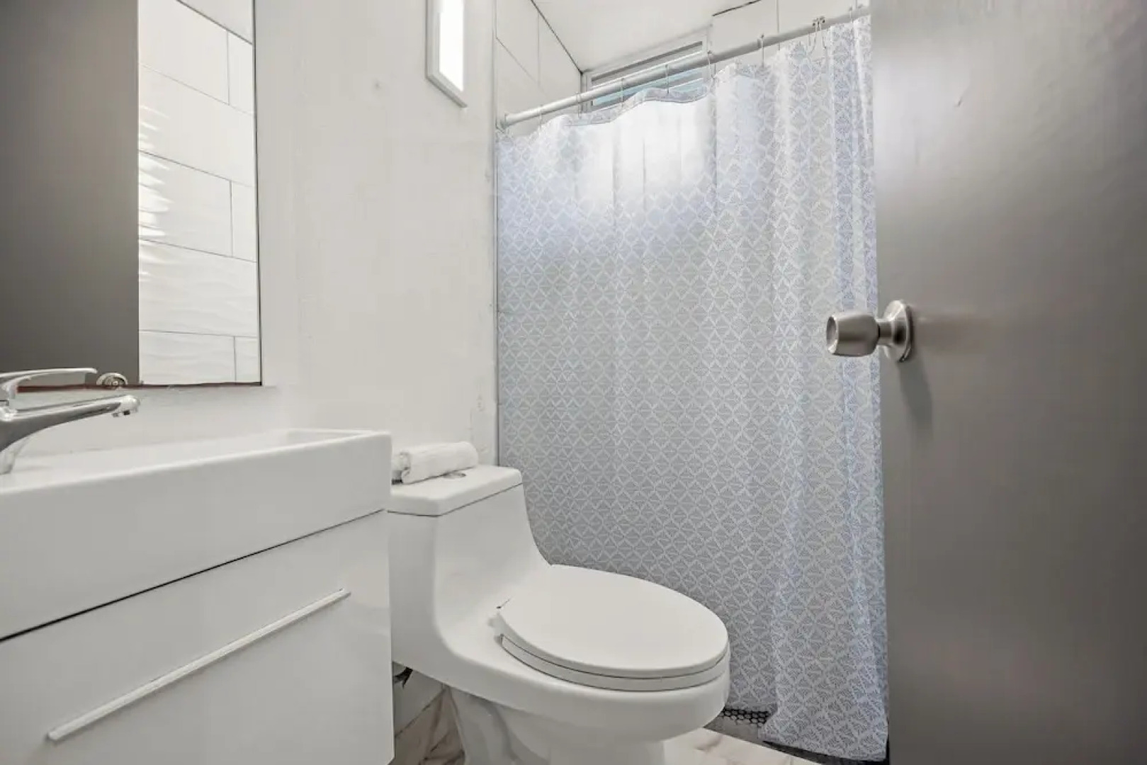 Private Pool Near the Beach Pet Friendly