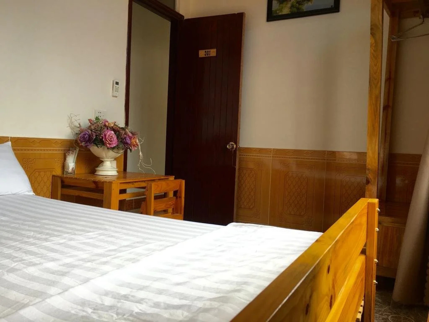 Buffalo Pub and Hostel