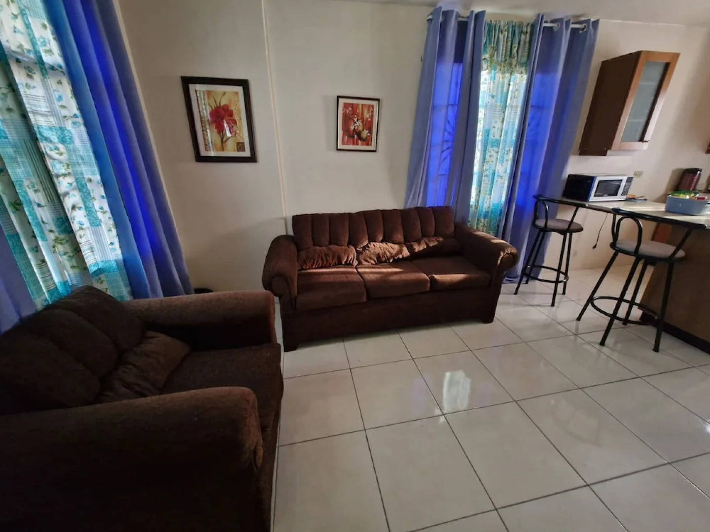 Beautiful 1-bed House in Old Harbour, Gated